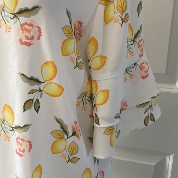 LOFT Outlet medium blouse lemons ruffle sleeves - Picture 5 of 11